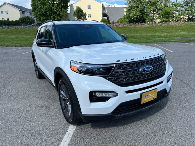 Certified 2024 Ford Explorer XLT w/ Equipment Group 202A AWD/4WD image 2