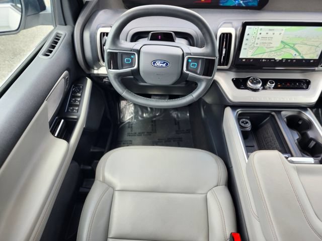 Certified 2025 Ford Expedition Active AWD/4WD image 13