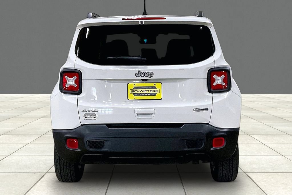 Used 2019 Jeep Renegade Latitude w/ Cold Weather Group AWD/4WD image 4