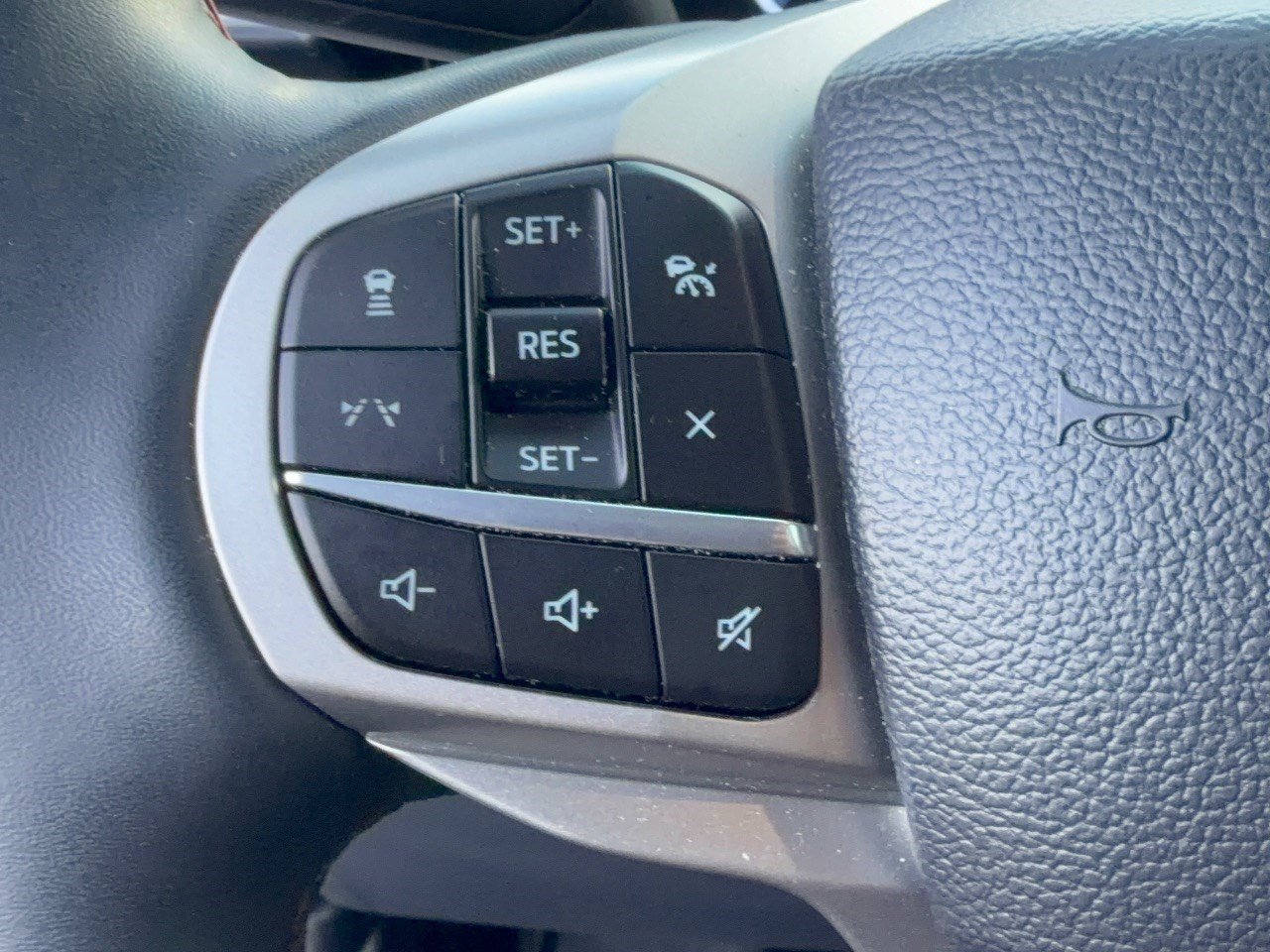 Certified 2025 Ford Explorer Active RWD image 18