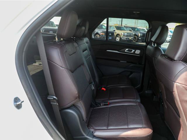 Certified 2025 Ford Explorer Platinum AWD/4WD image 33