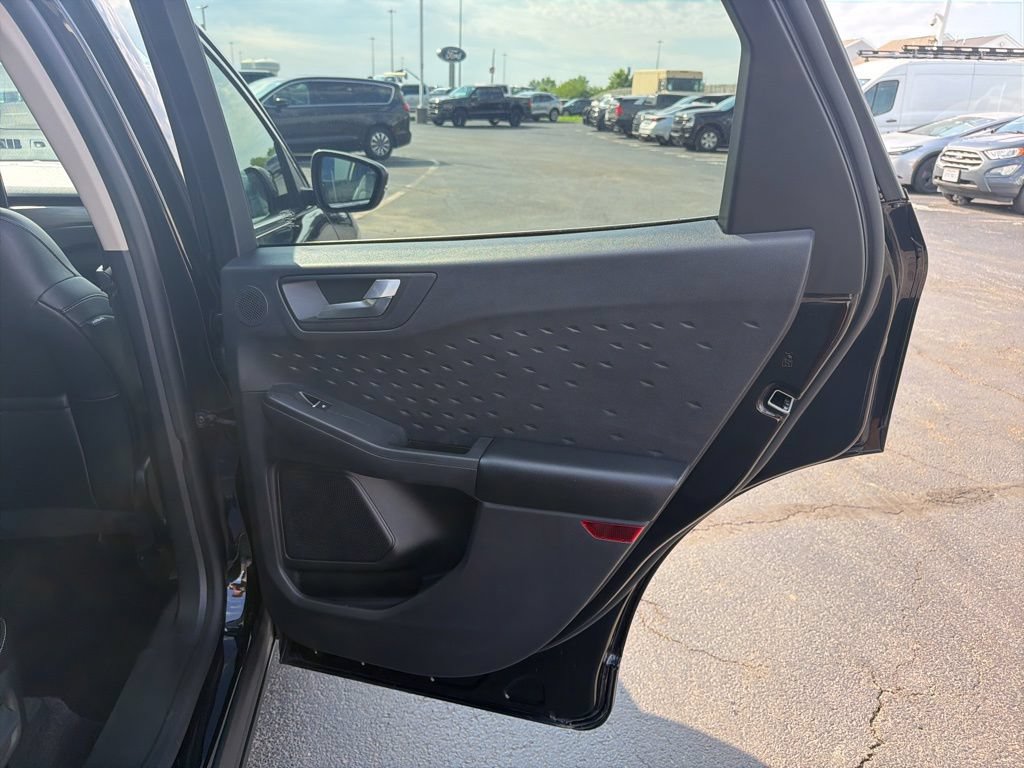 Certified 2020 Ford Escape Titanium w/ Titanium Premium Package 2.0 AWD/4WD image 48