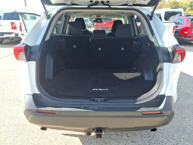 Used 2020 Toyota RAV4 LE w/ Carpet Mat Package AWD/4WD image 30