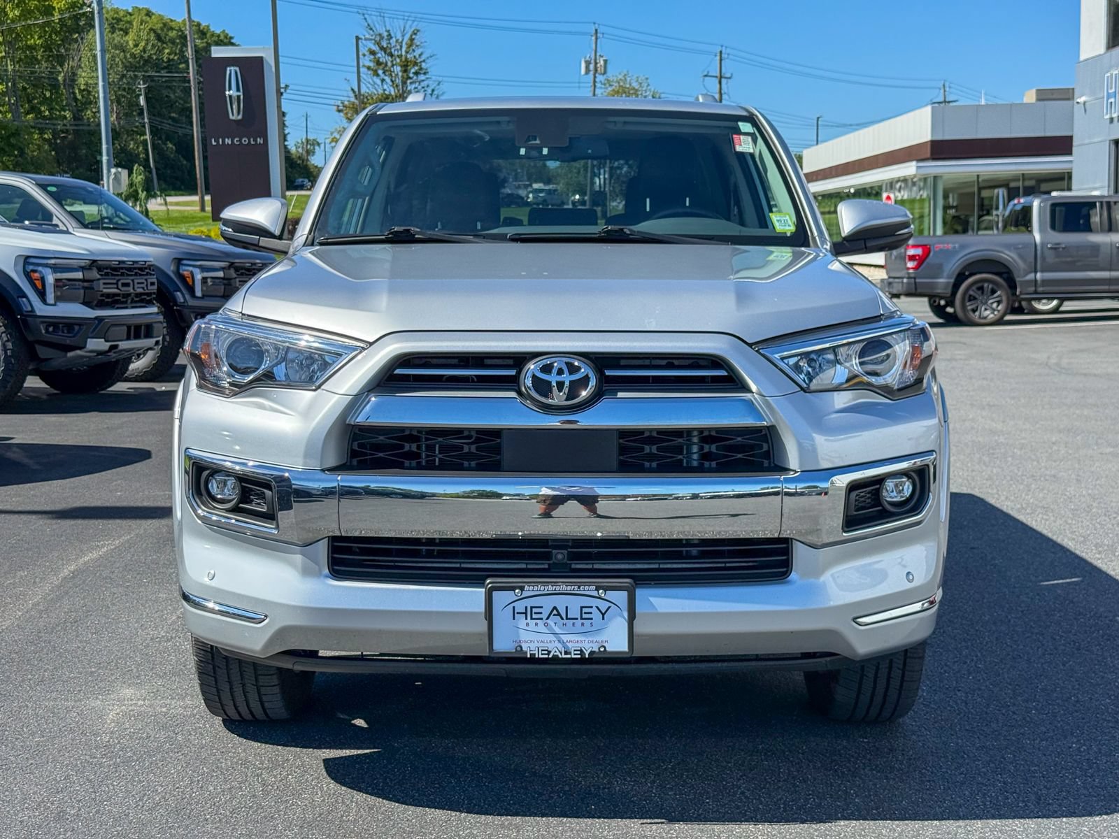 Used 2023 Toyota 4Runner Limited AWD/4WD image 2
