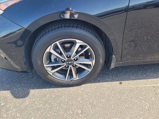 Used 2024 Kia Forte Sedan FWD image 2