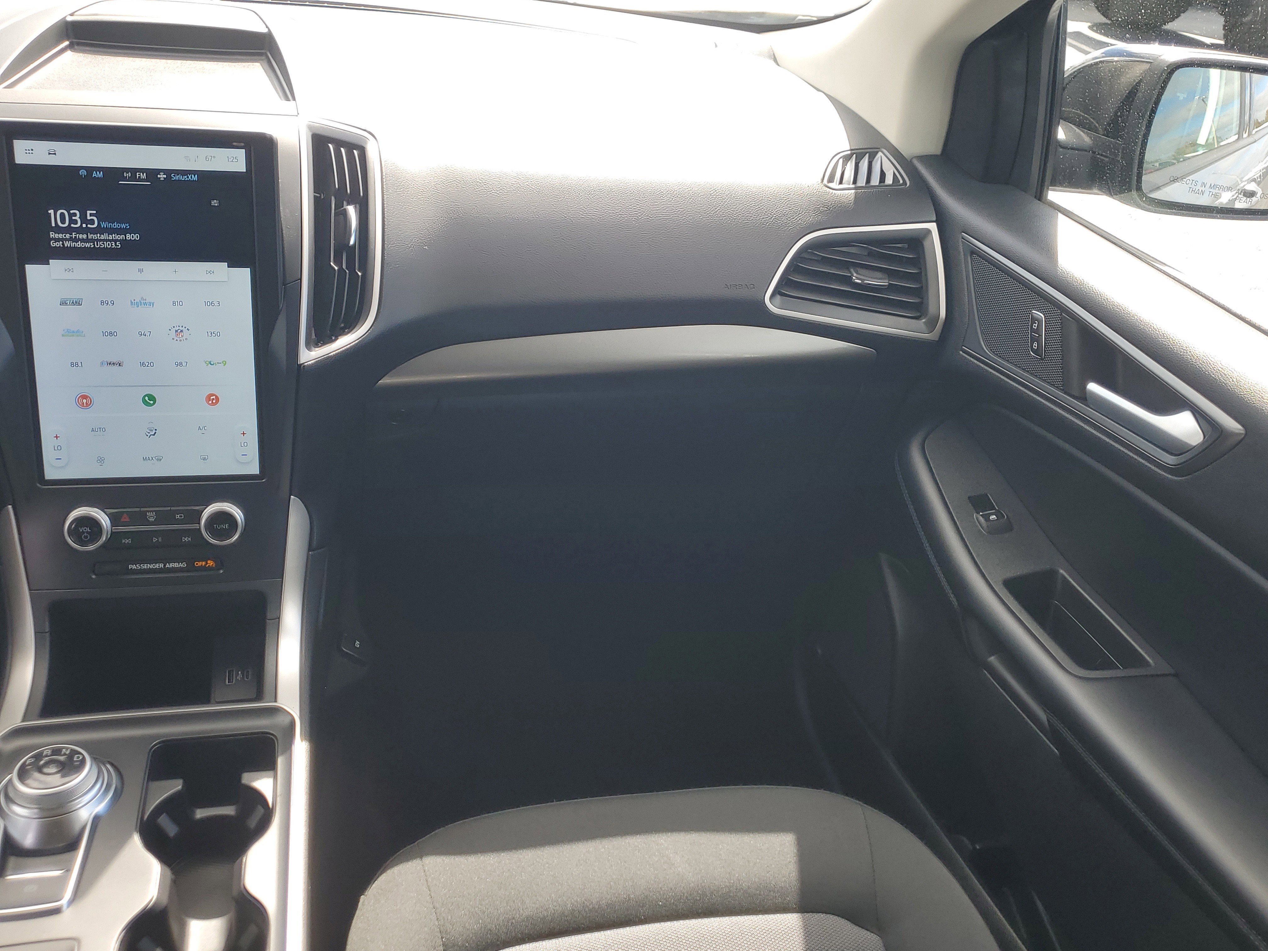 Certified 2023 Ford Edge SE w/ Black Appearance Package image 16