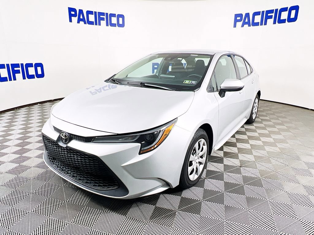 Used 2022 Toyota Corolla LE image 6