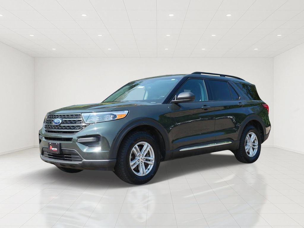 Certified 2024 Ford Explorer XLT w/ Class IV Trailer Tow Package AWD/4WD image 2