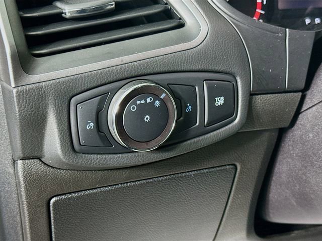 Certified 2019 Ford Edge SE image 10