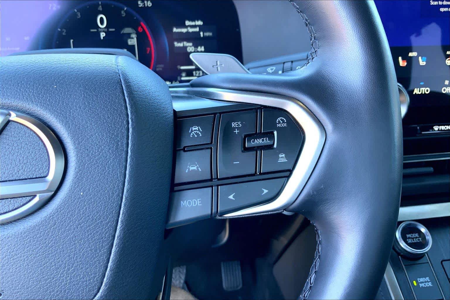 Used 2024 Lexus GX 550 AWD/4WD image 25