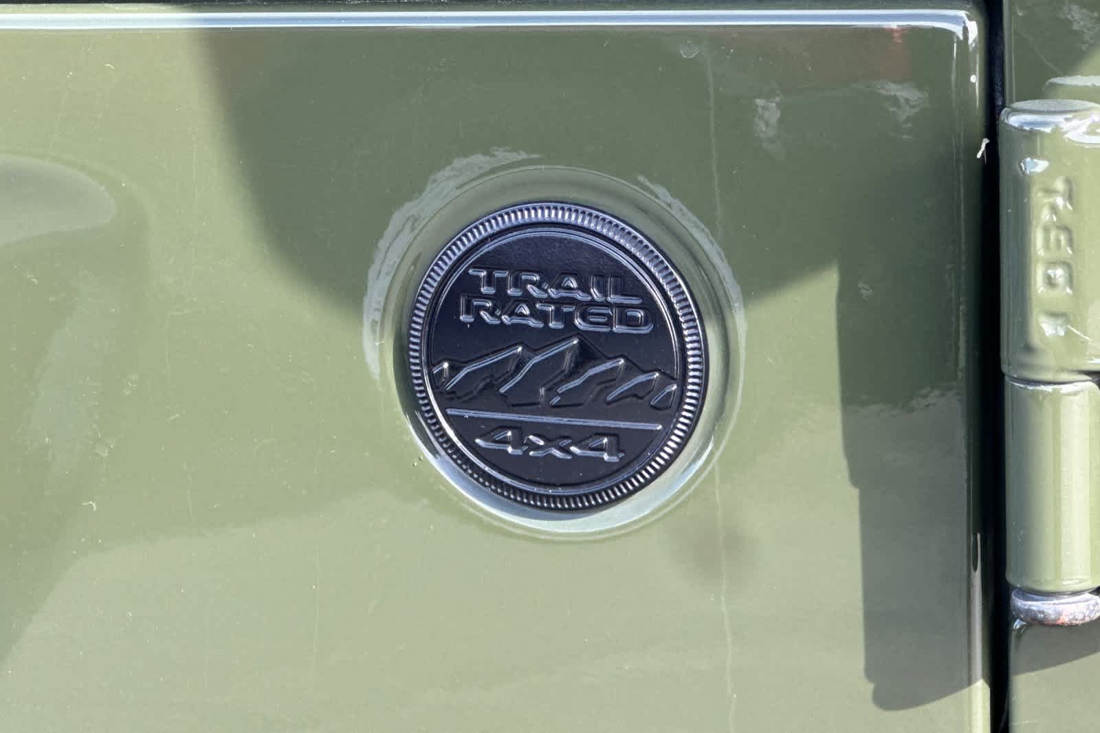 Used 2021 Jeep Wrangler Unlimited Sahara AWD/4WD image 27