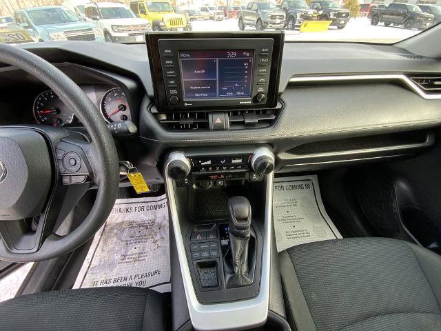 Used 2021 Toyota RAV4 LE image 11