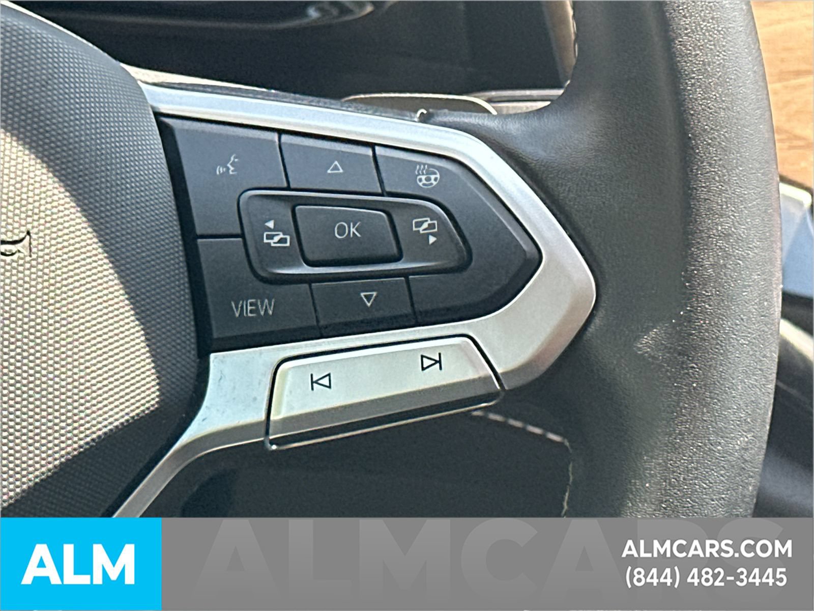 Used 2025 Volkswagen Atlas SE FWD image 30