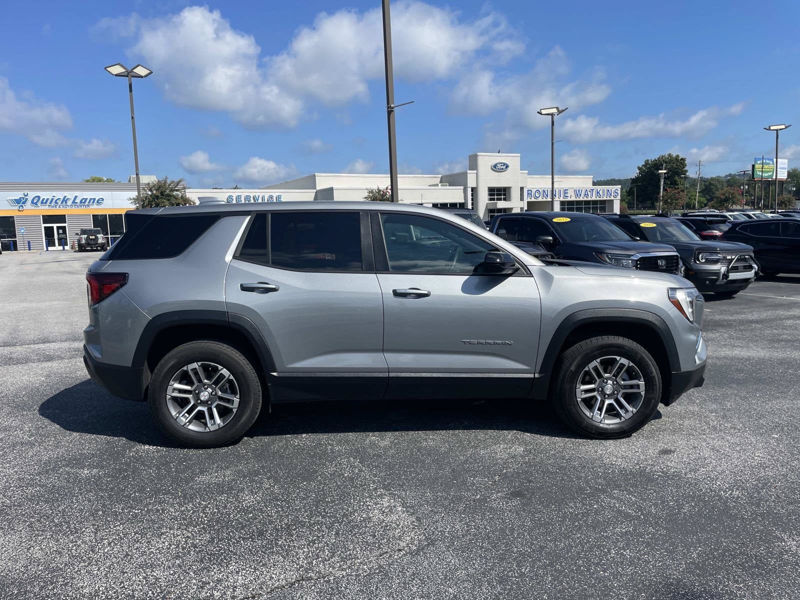 Used 2025 GMC Terrain Elevation AWD/4WD image 2