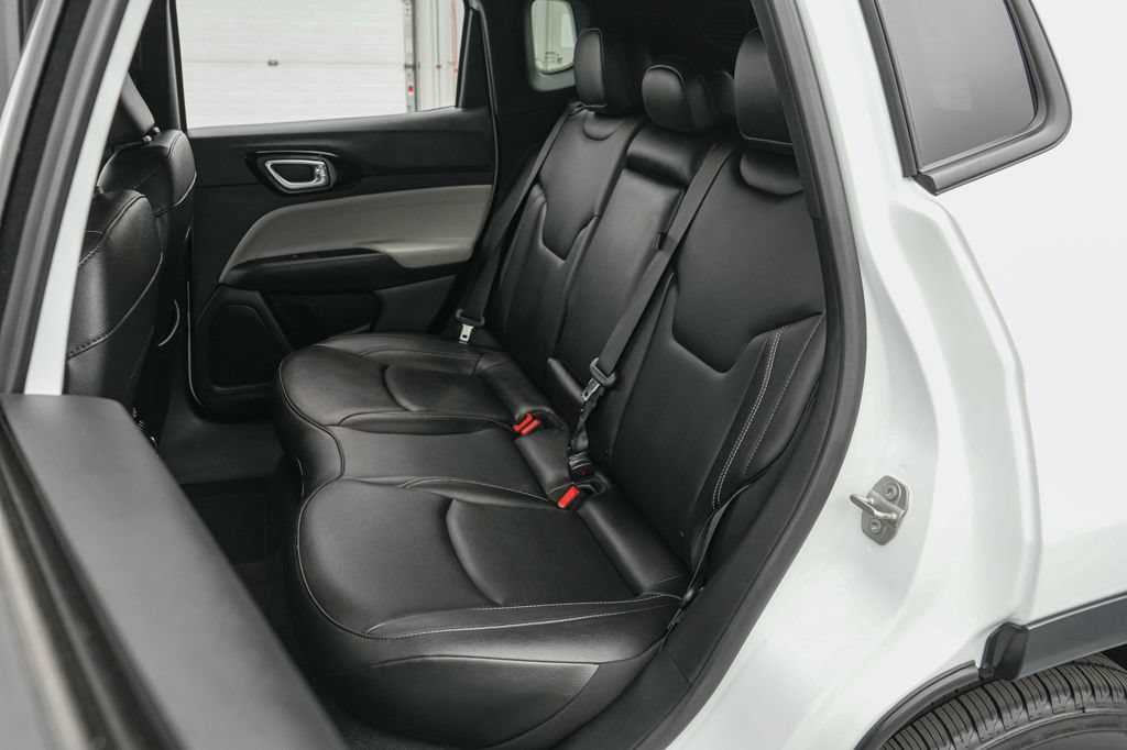 Used 2025 Jeep Compass Limited AWD/4WD image 18