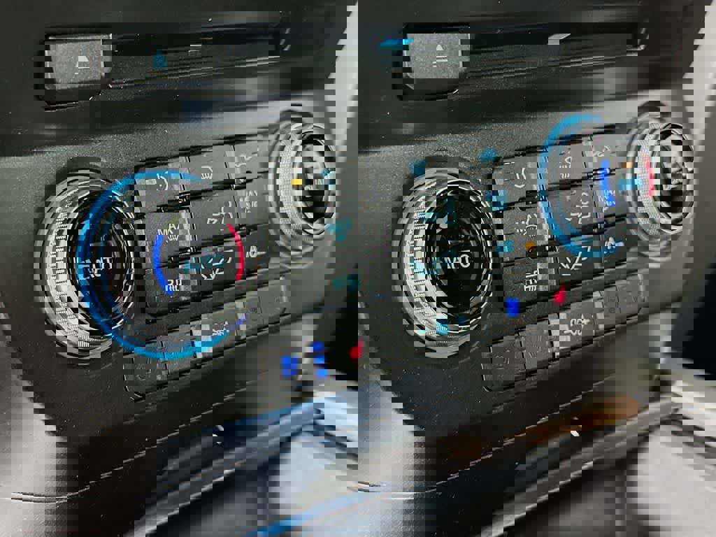 Certified 2018 Ford F150 Lariat w/ Equipment Group 502A Luxury image 21