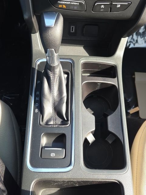 Certified 2017 Ford Escape SE image 32