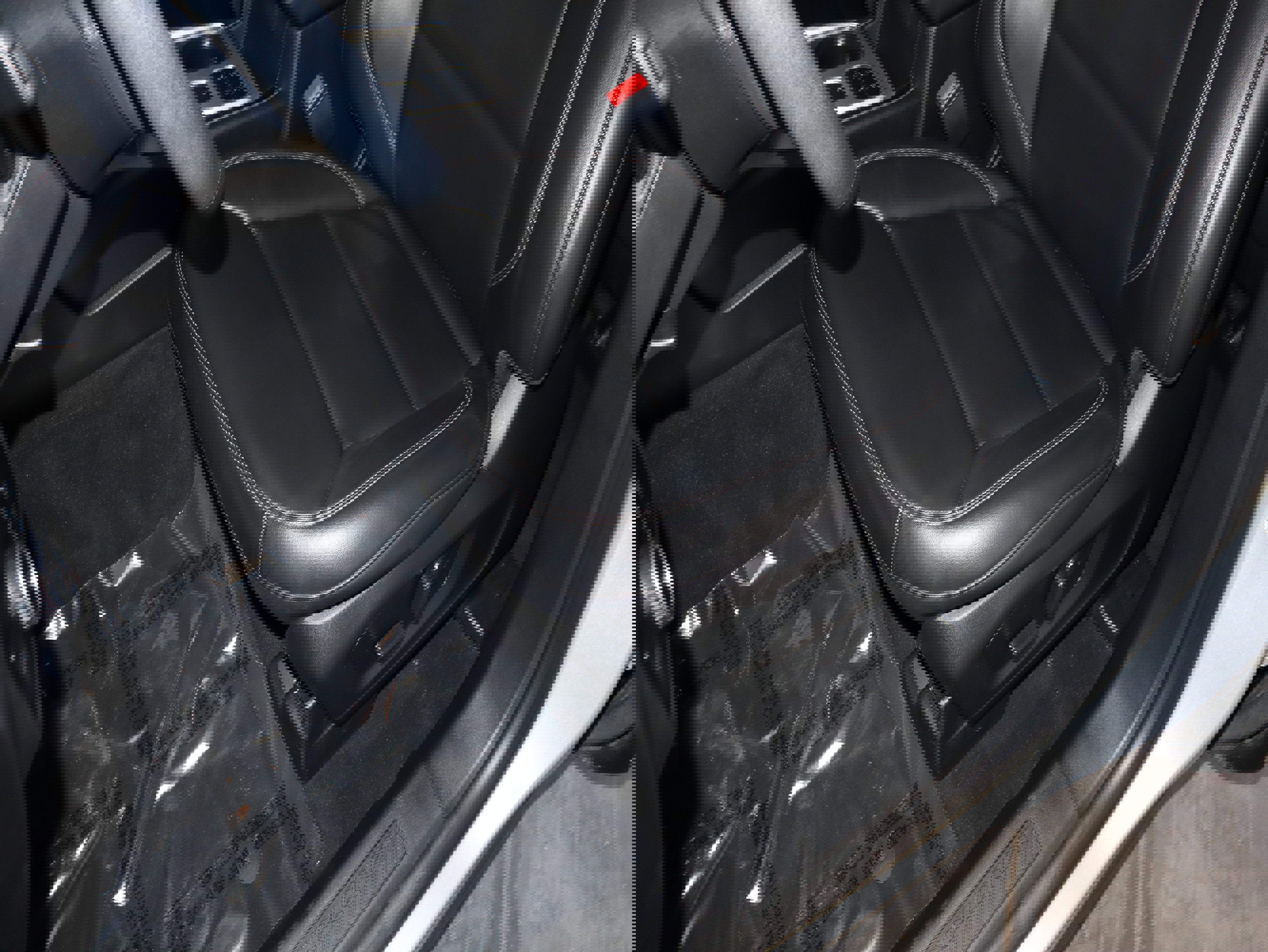 Certified 2023 Ford Explorer XLT w/ Equipment Group 202A image 33