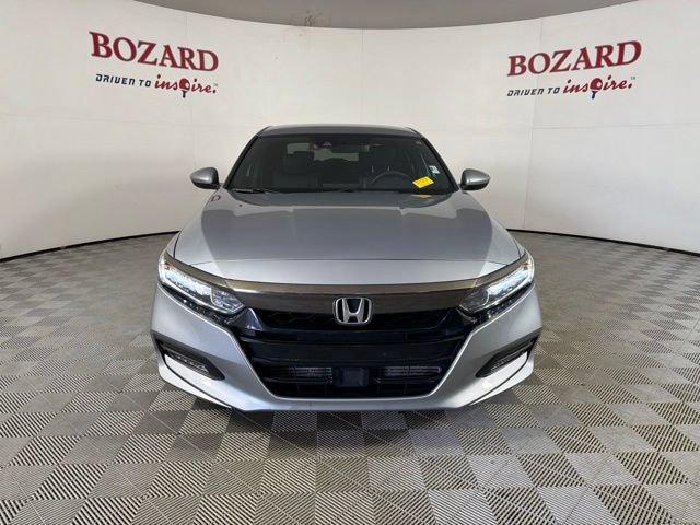 Used 2018 Honda Accord Sport image 2