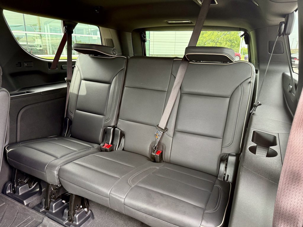 Used 2025 Chevrolet Suburban Premier w/ Sun And Tow Package image 11