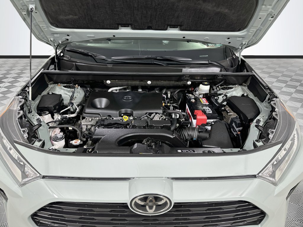 Used 2021 Toyota RAV4 XLE Premium AWD/4WD image 32