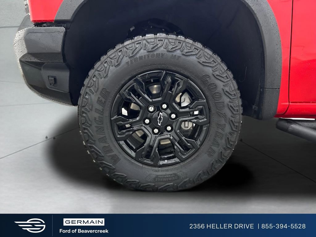 Used 2025 Chevrolet Silverado 1500 ZR2 w/ Technology Package image 11