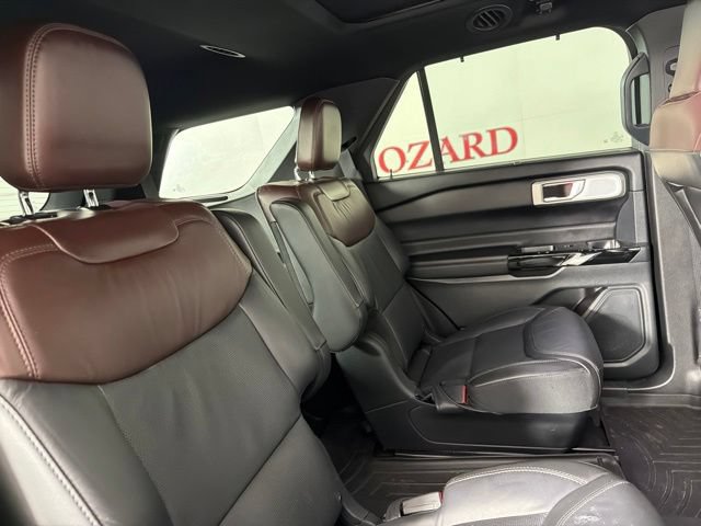 Certified 2023 Ford Explorer Platinum w/ Technology Package AWD/4WD image 18