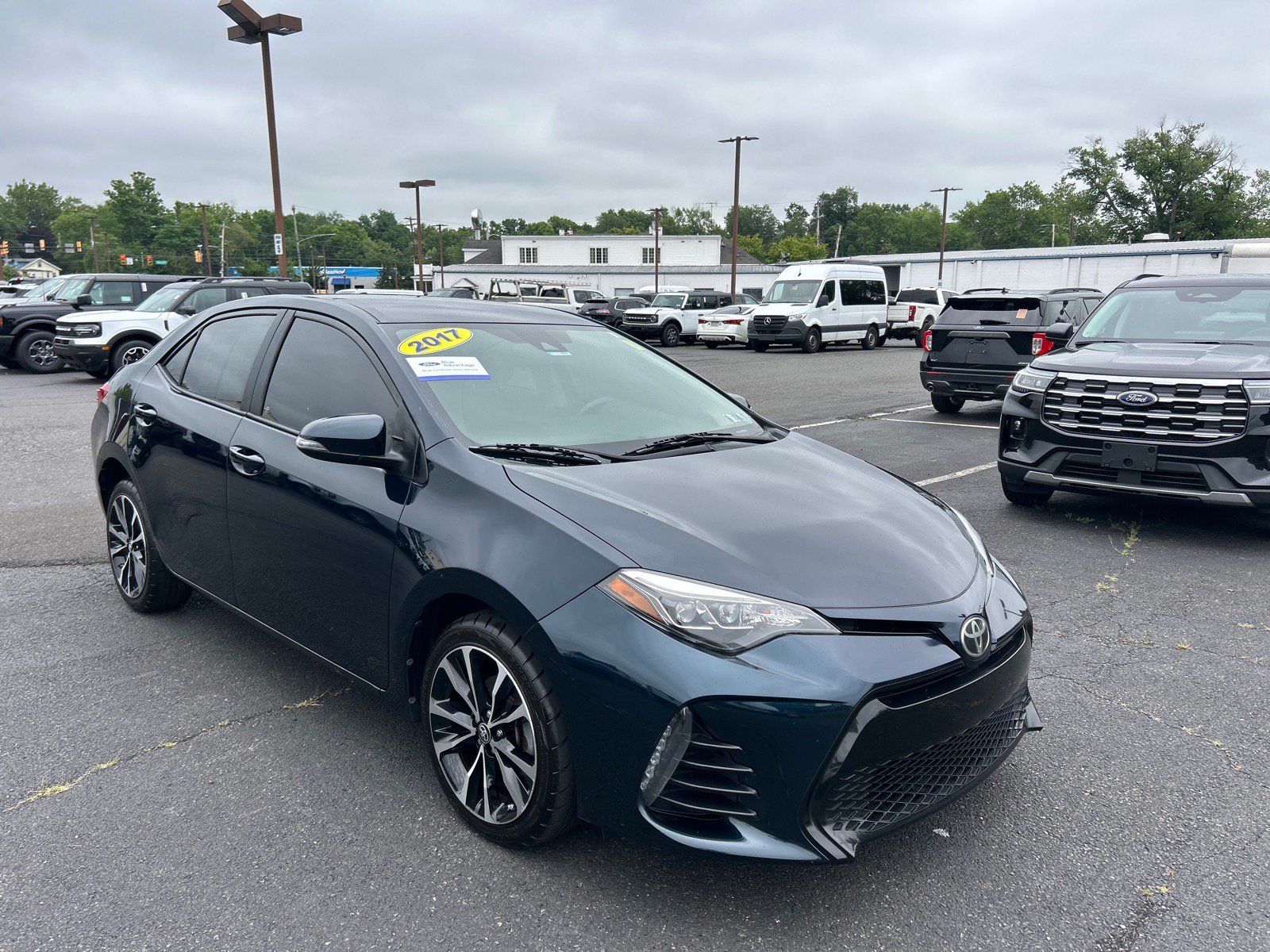 Used 2017 Toyota Corolla SE w/ Carpet Mat Package (TMS) FWD image 18