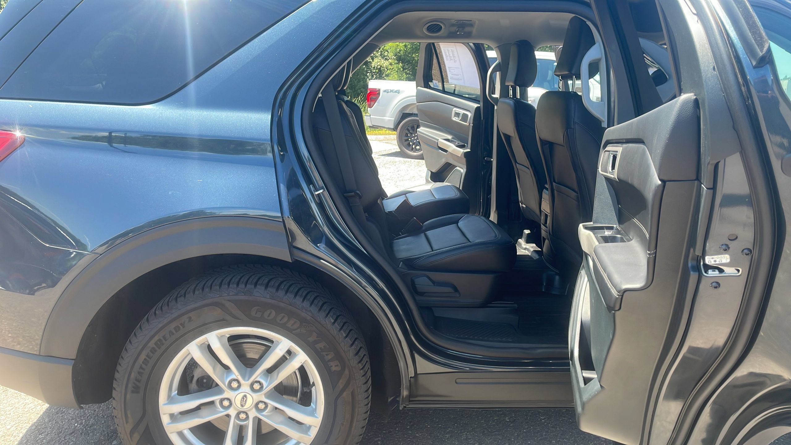 Certified 2023 Ford Explorer XLT w/ Equipment Group 202A AWD/4WD image 27
