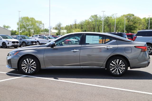Used 2025 Nissan Altima 2.5 SV FWD image 4