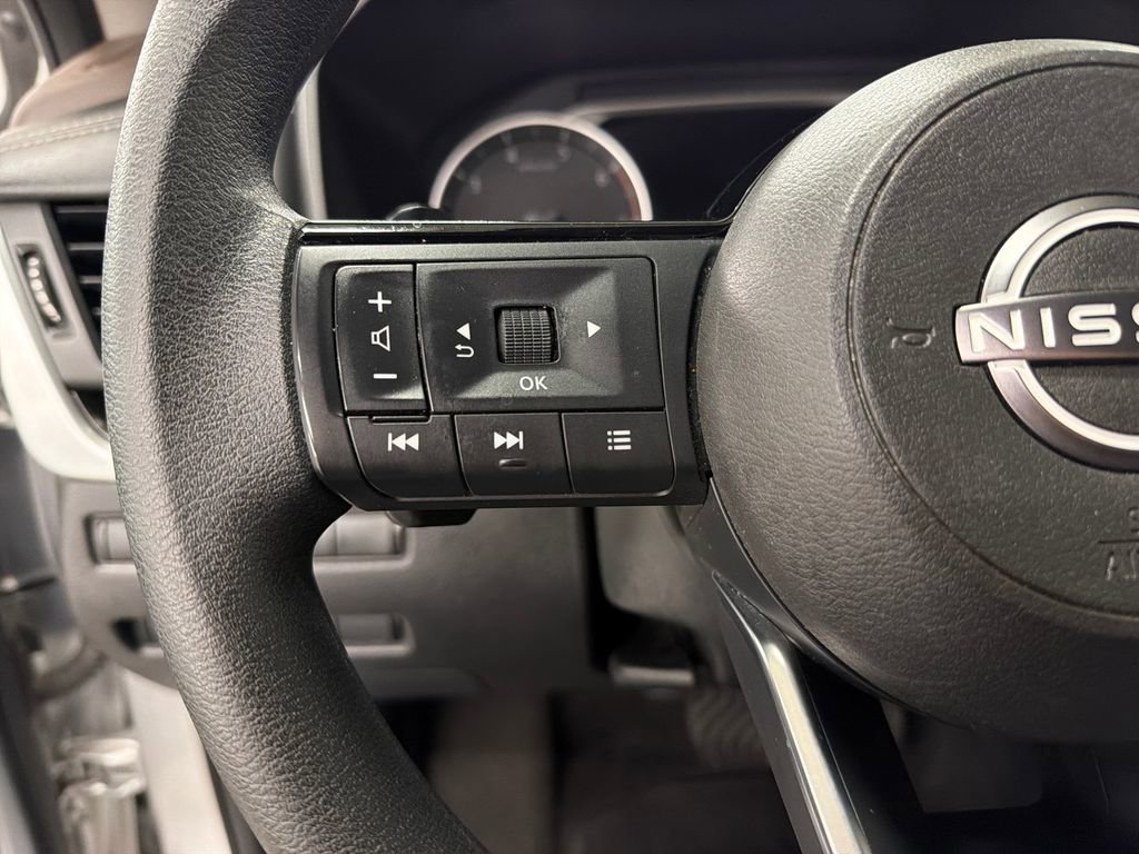Used 2023 Nissan Rogue SV FWD image 20