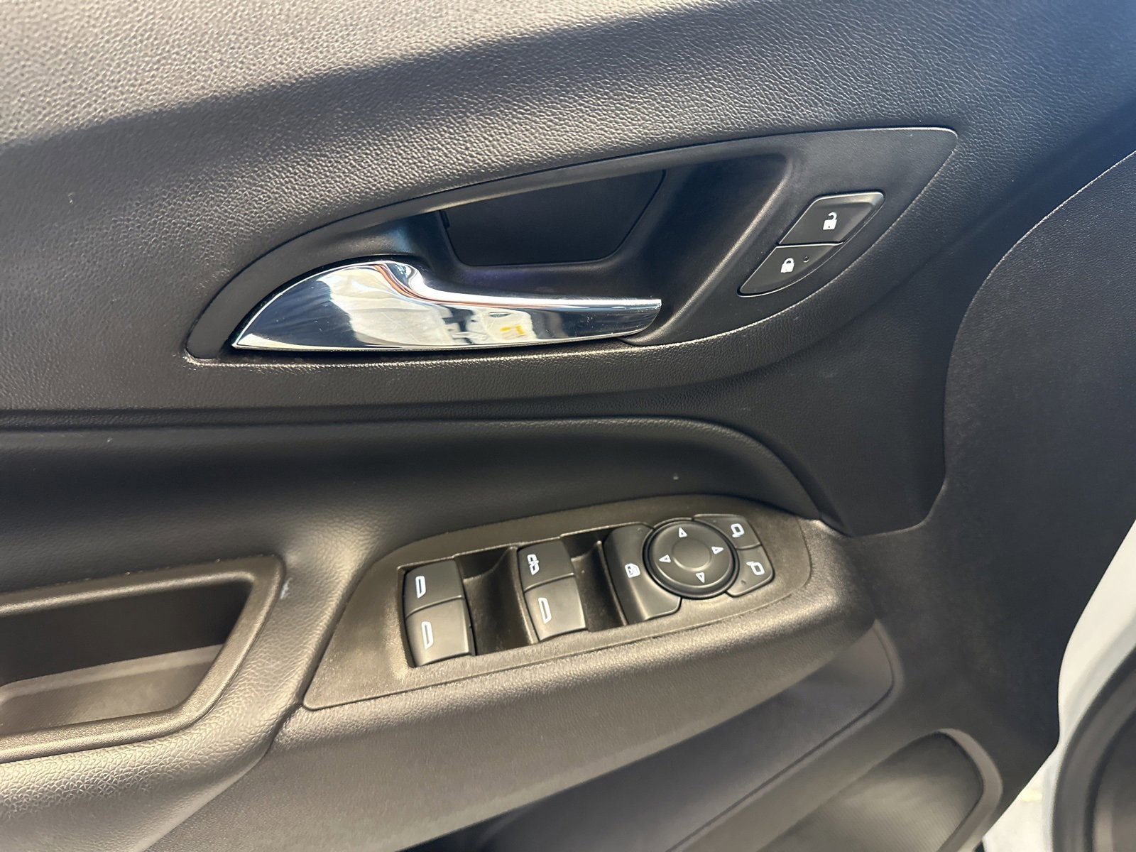 Used 2020 Chevrolet Equinox LT image 21