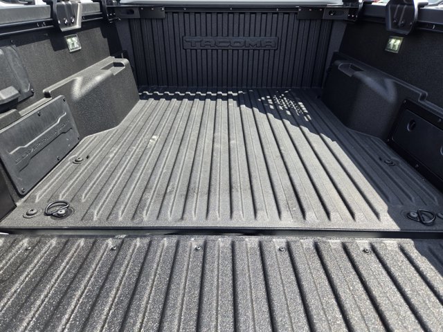 Used 2025 Toyota Tacoma Trailhunter image 32