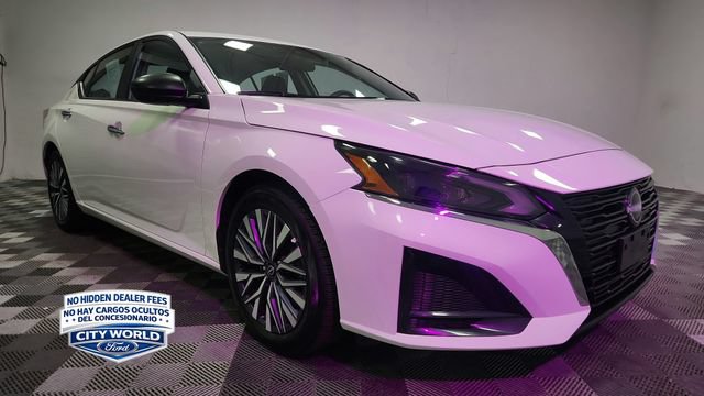 Used 2025 Nissan Altima 2.5 SV FWD image 2