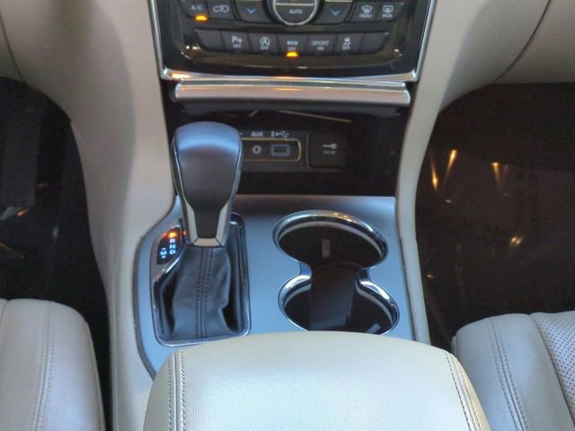 Used 2019 Jeep Grand Cherokee Limited w/ Luxury Group II RWD image 19