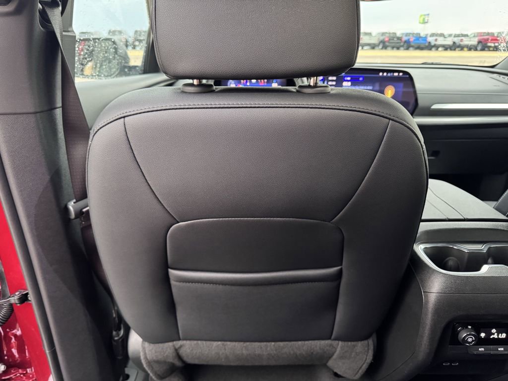 Used 2025 Chevrolet Traverse LT AWD/4WD image 30