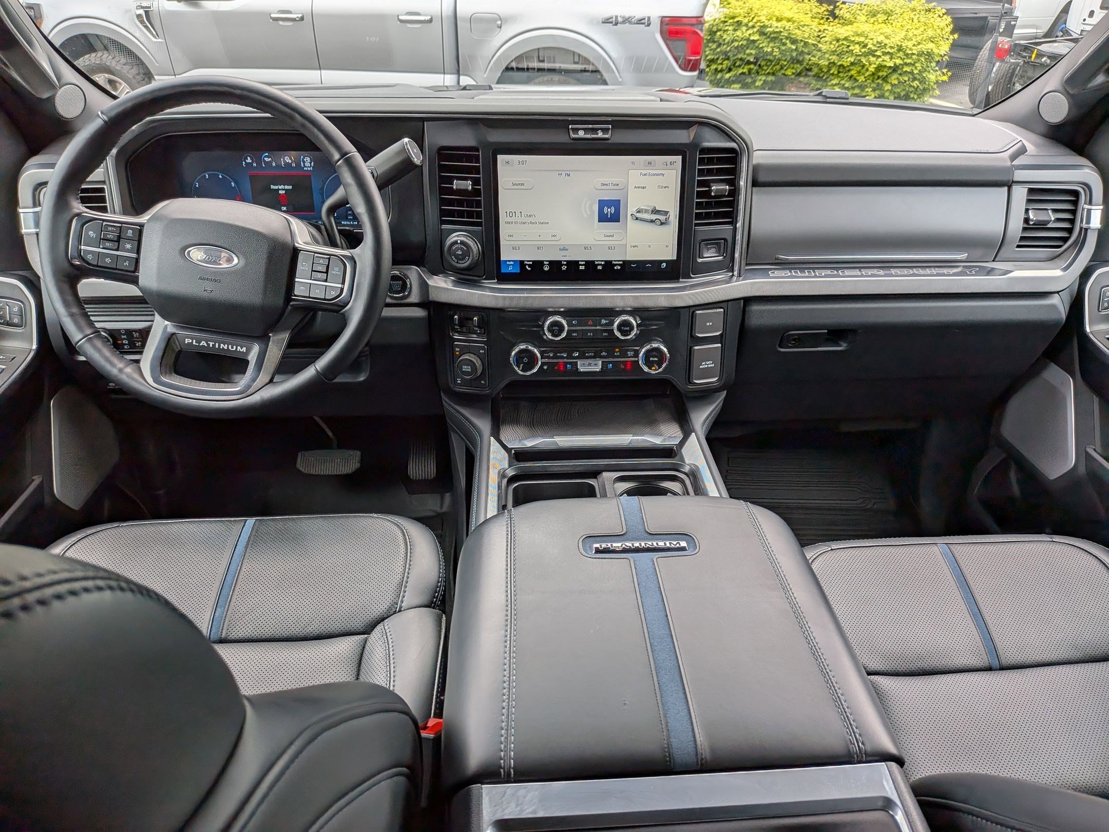 Certified 2025 Ford F350 Platinum AWD/4WD image 29