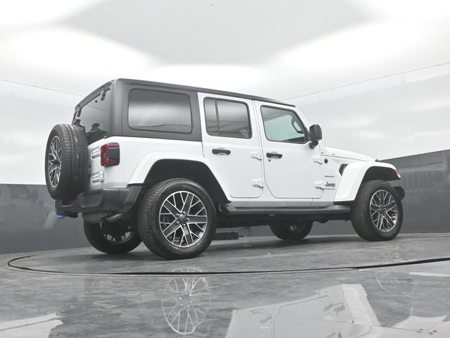 Used 2023 Jeep Wrangler Unlimited Sahara w/ Cold Weather Group AWD/4WD image 22