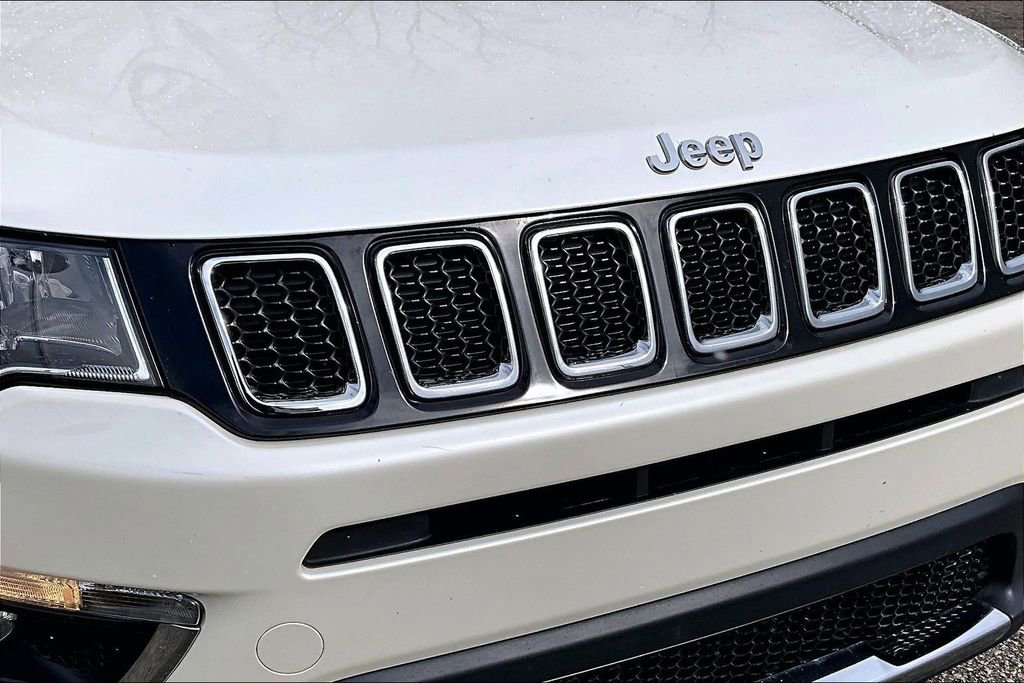 Used 2019 Jeep Compass Limited image 27