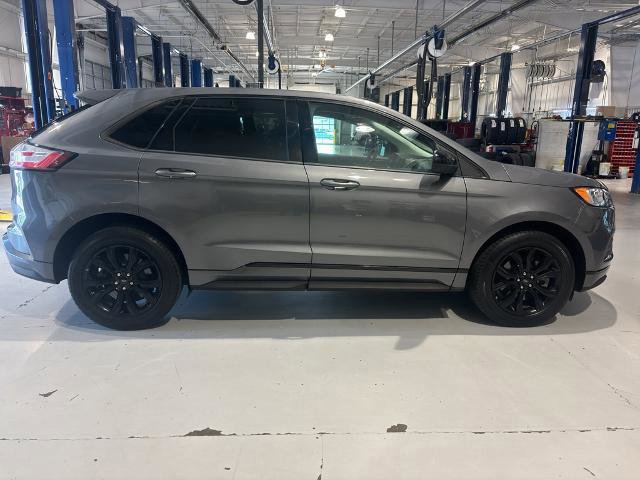 Certified 2022 Ford Edge SE w/ Black Appearance Package AWD/4WD image 6
