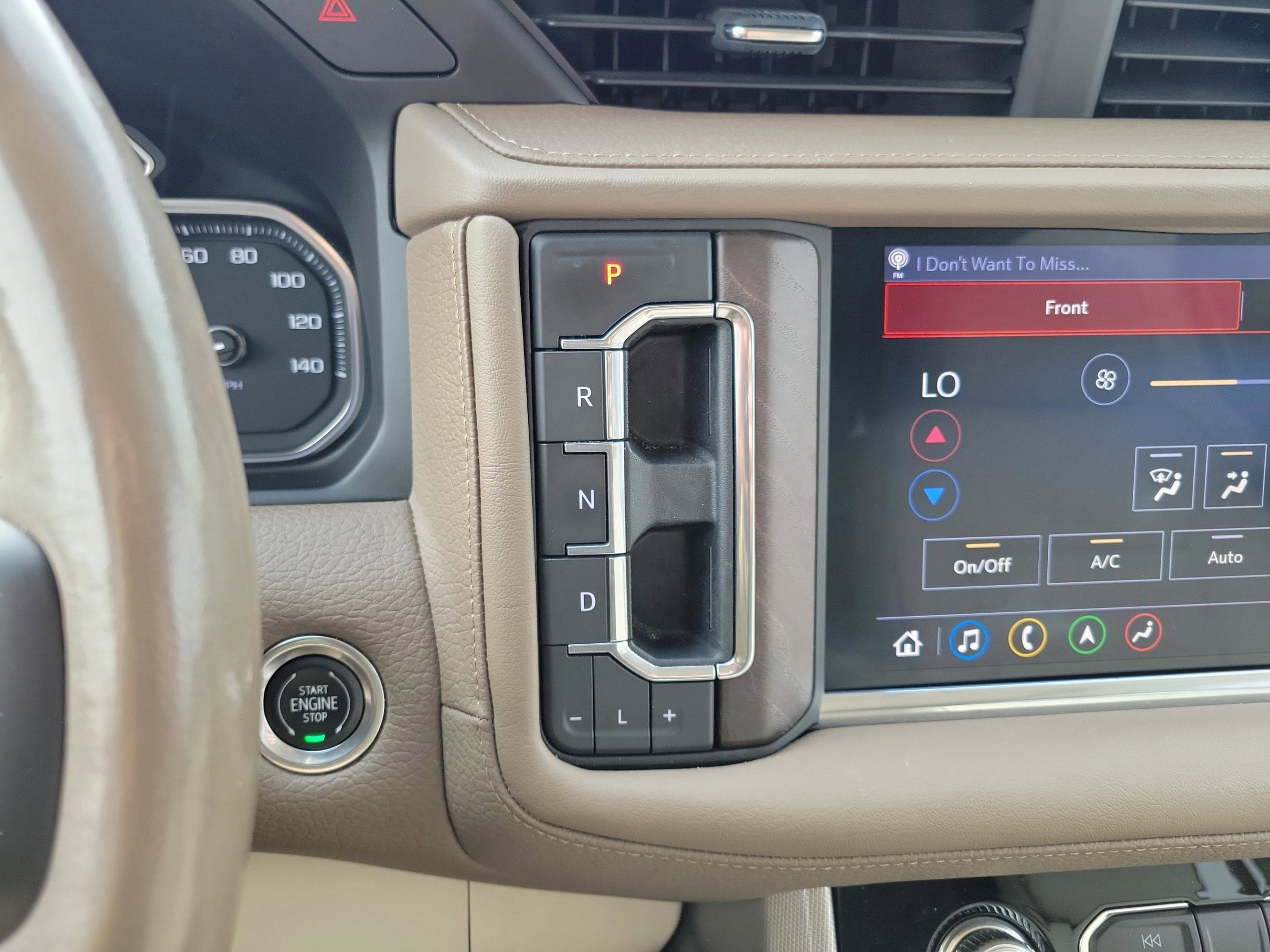 Used 2021 GMC Yukon Denali w/ Denali Premium Package image 16