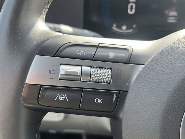 Used 2025 Hyundai Kona SEL AWD/4WD image 25