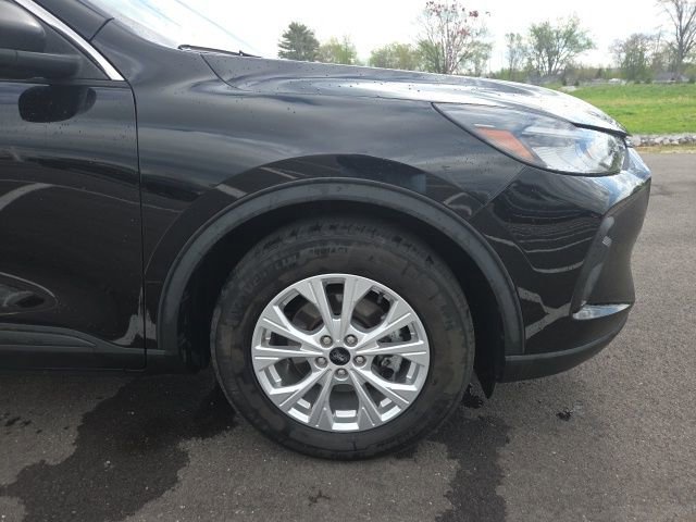 Certified 2023 Ford Escape Active w/ Cold Weather Package image 9