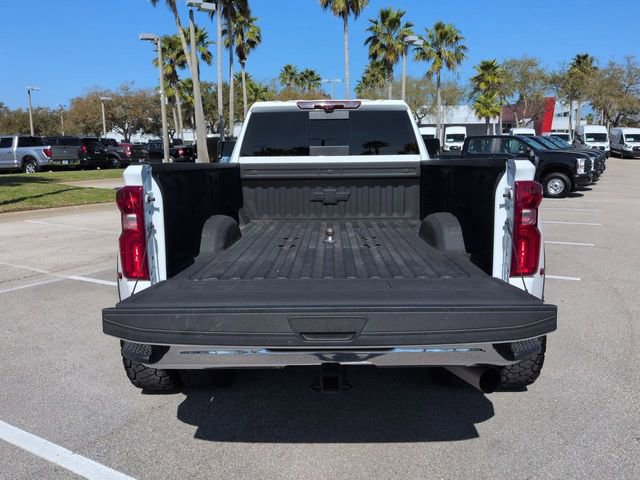 Used 2025 Chevrolet Silverado 3500 LTZ w/ LTZ Plus Package image 13