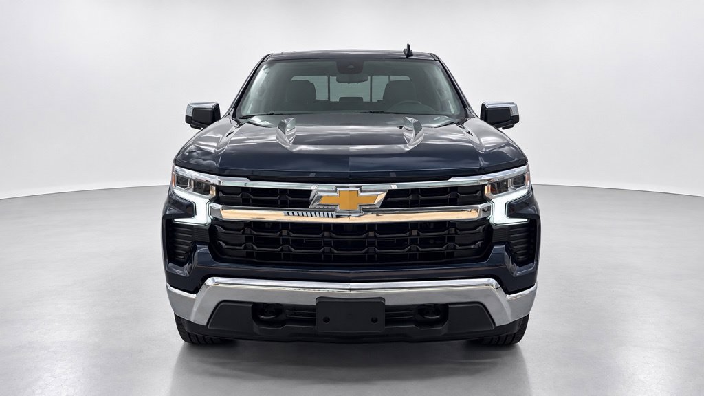 Used 2024 Chevrolet Silverado 1500 LT AWD/4WD image 3