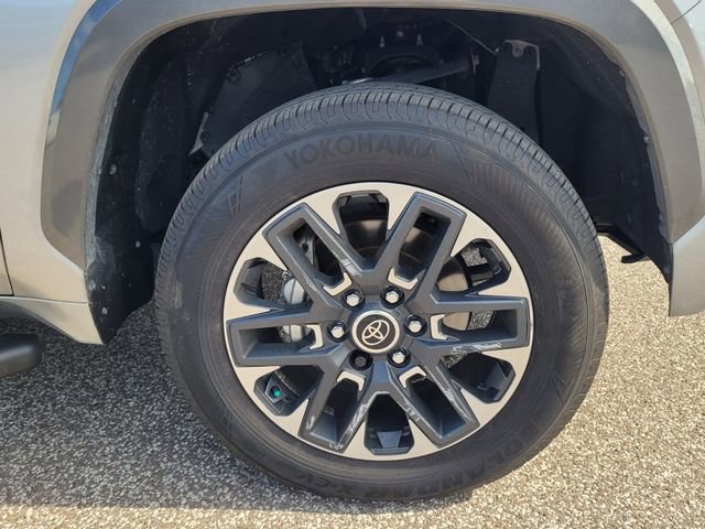 Used 2024 Toyota Tundra Limited image 11