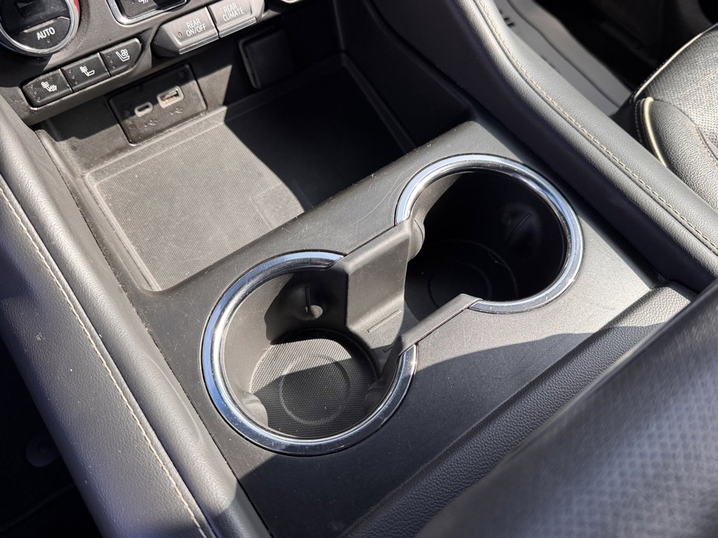 Used 2023 Chevrolet Suburban Premier image 26