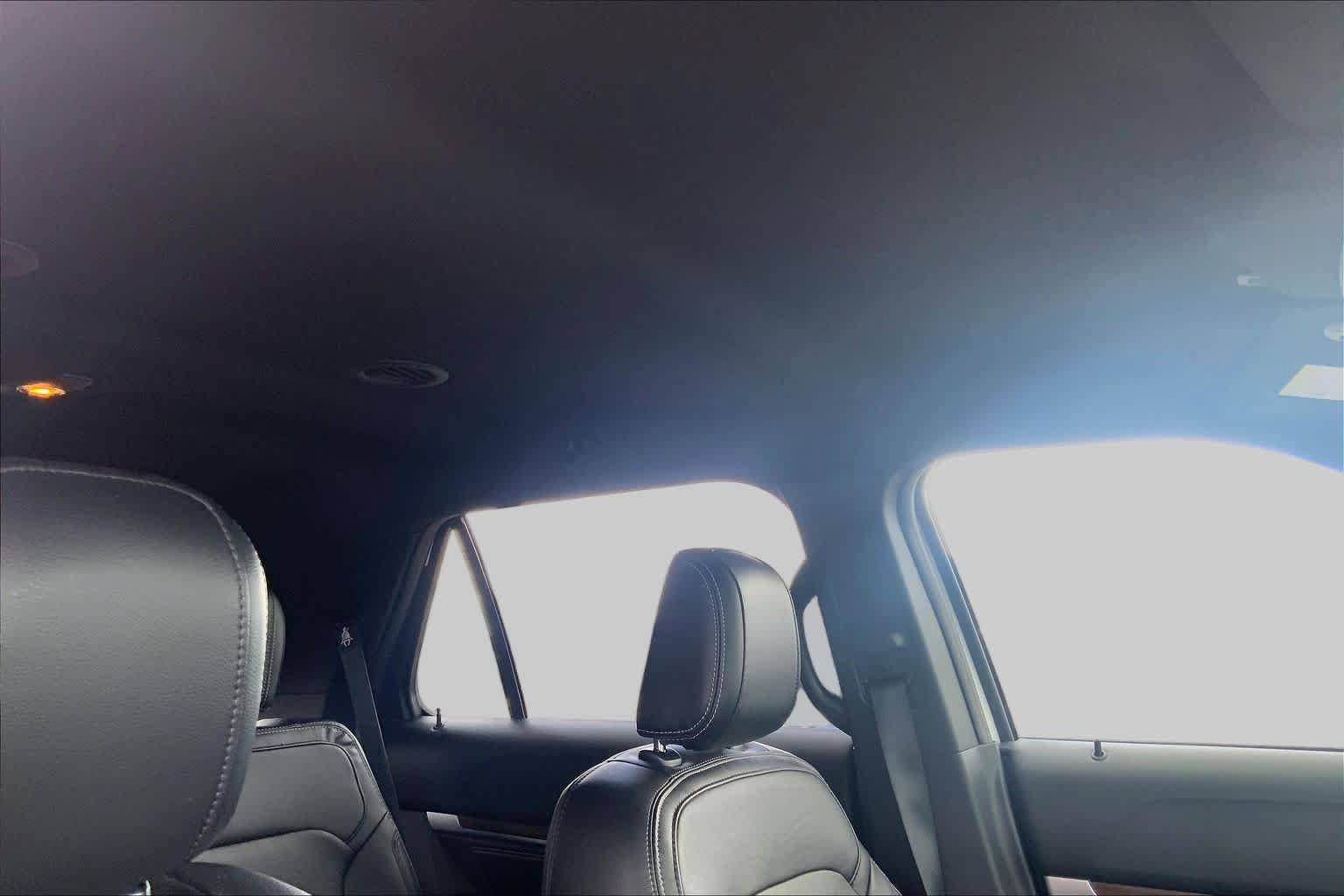 Certified 2018 Ford Explorer Limited w/ Equipment Group 301A FWD image 14