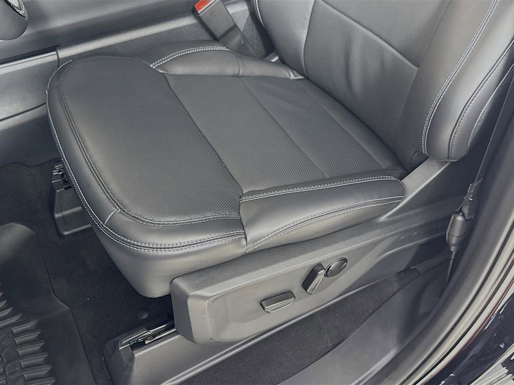 Certified 2025 Ford Expedition Platinum w/ Stealth Performance Package AWD/4WD image 20