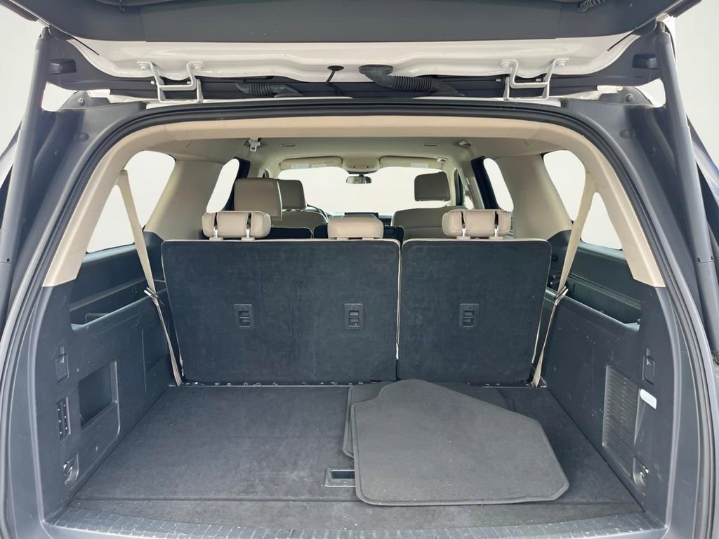 Certified 2024 Ford Expedition Max XLT image 9